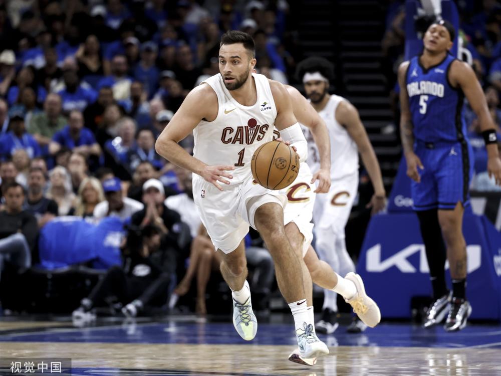 使他更加深 使他更加深